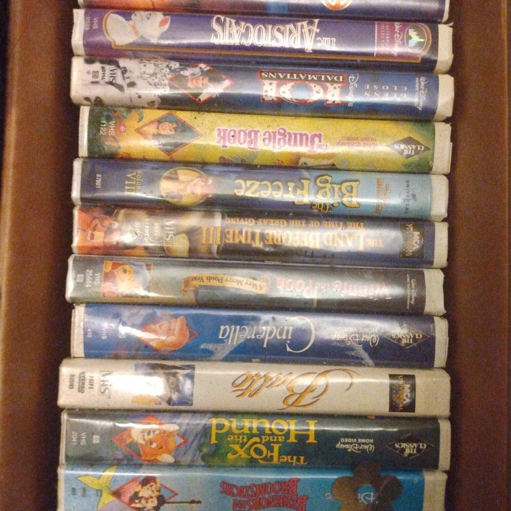 VHS tapes - Picture 2 of 2